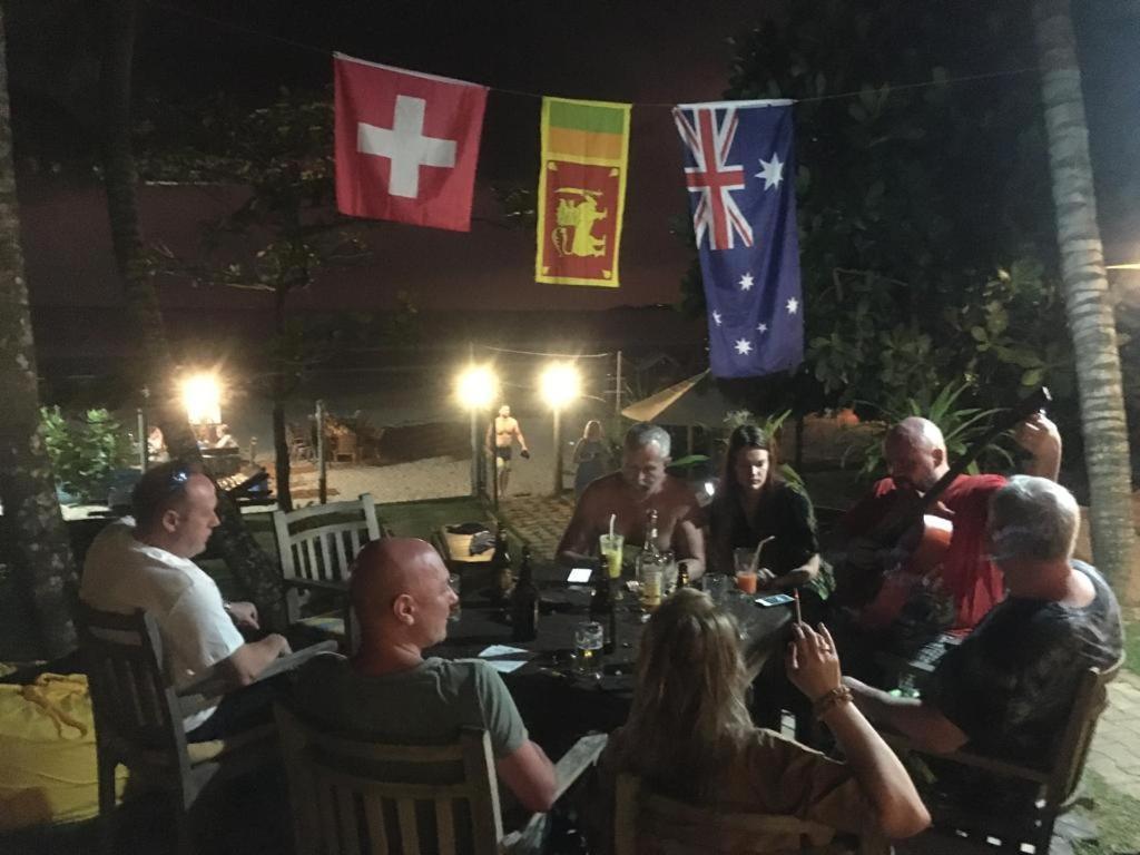 Отель Aussie Swiss Велигама Экстерьер фото
